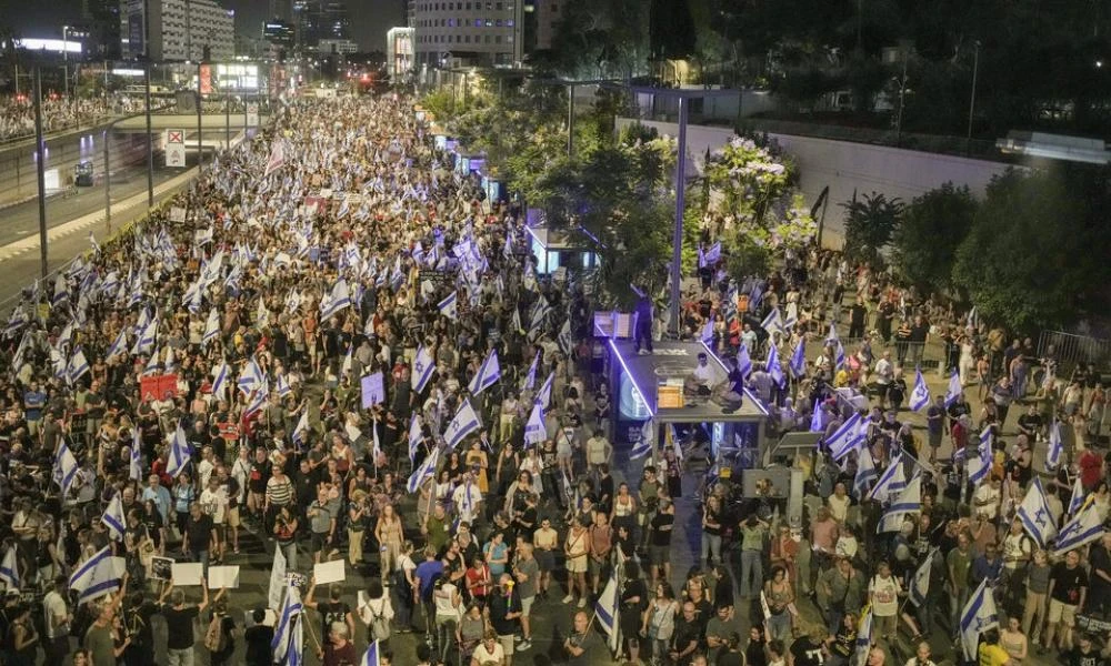 Η μεγαλύτερη κινητοποίηση στο Τελ Αβιβ από το ξέσπασμα του πολέμου με τη Χαμάς - Πίεση στην κυβέρνηση για συμφωνία για τους ομήρους (Βίντεο)